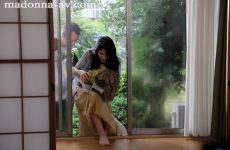 ROE-112 A record heavy rain, a husband who has become