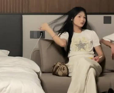 Dated an 18-year-old girl with big legs and only 88 pounds — Ouyang Ke