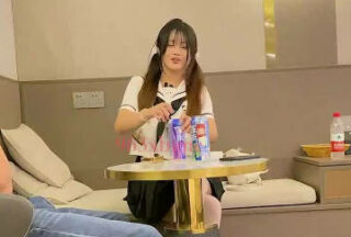 Today I Made A Date With A Cute Student Girl — Zhou Xingxing