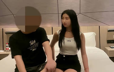 Sexy girl is so charming and charming, she can’t stop paying for sex without condom — Push cart to explore
