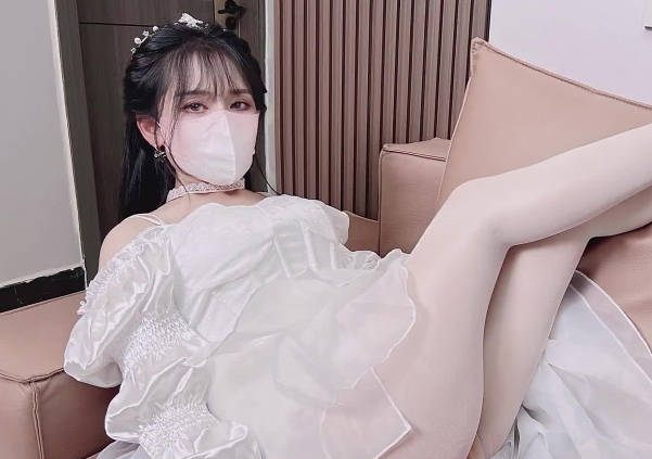 Slutty cousin dedicates herself to adulthood — Yingkong Taotao