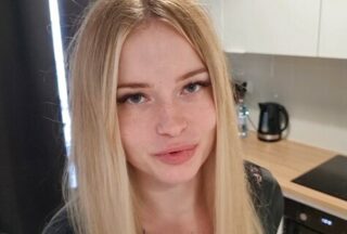 The Blonde After A Juicy Blowjob Set Up A Wet Pussy