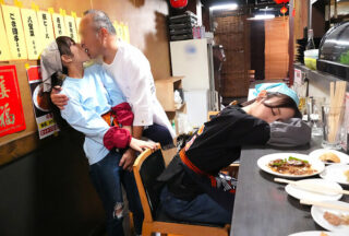 Uncensored SVERS-002 Daily Life And Sex At A Local Chinese Restaurant Where Two Beautiful Chinese Gal Sisters Show Off Their Skills And Draw Huge Queues!