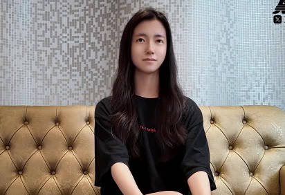 19-year-old art school student — Black Jack