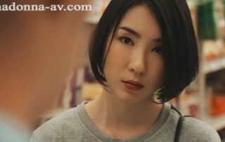 JUL-674 AM 02:00 Midnight convenience store. A married woman