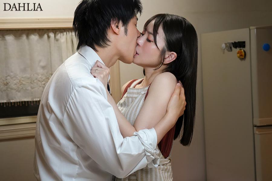DLDSS-438 Resurrection Itoya Mei While My Boss Was Away On A Business Trip I Had A Passionate French Kiss With My Boss’s Wife… Itoya Mei