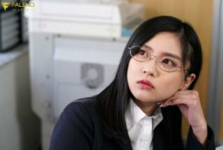 FSDSS-579 Commit while being stared at by a cheeky female boss