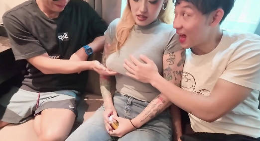 Daxiang Media DY-07: Two Roles in a Parallel Universe — Squid