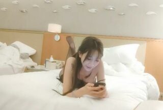 Li Xunhuan, the Third Scholar, November 19 — Hot Dance Show in Black Stockings