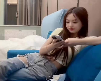 Dating a female junior who looks innocent but is actually very sexy — 7BOSS